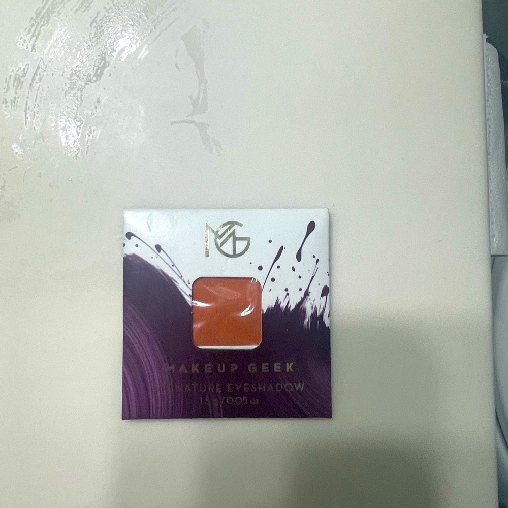 Single eyeshadow by makeup geek NWT